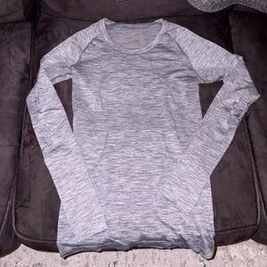 Vintage lululemon swiftly tech long sleeve size 6 in grey